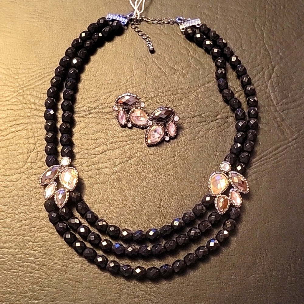 Avon black and grey choker necklace and post earrings